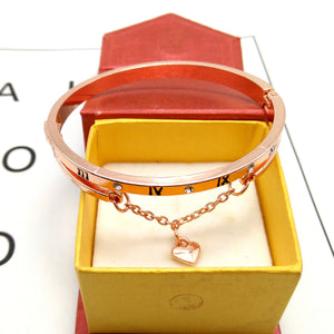 Popular style Popular Simple Love Roman numeral bracelet fringe peach heart bracelet Women's Korean Edition Fashion Jewelry