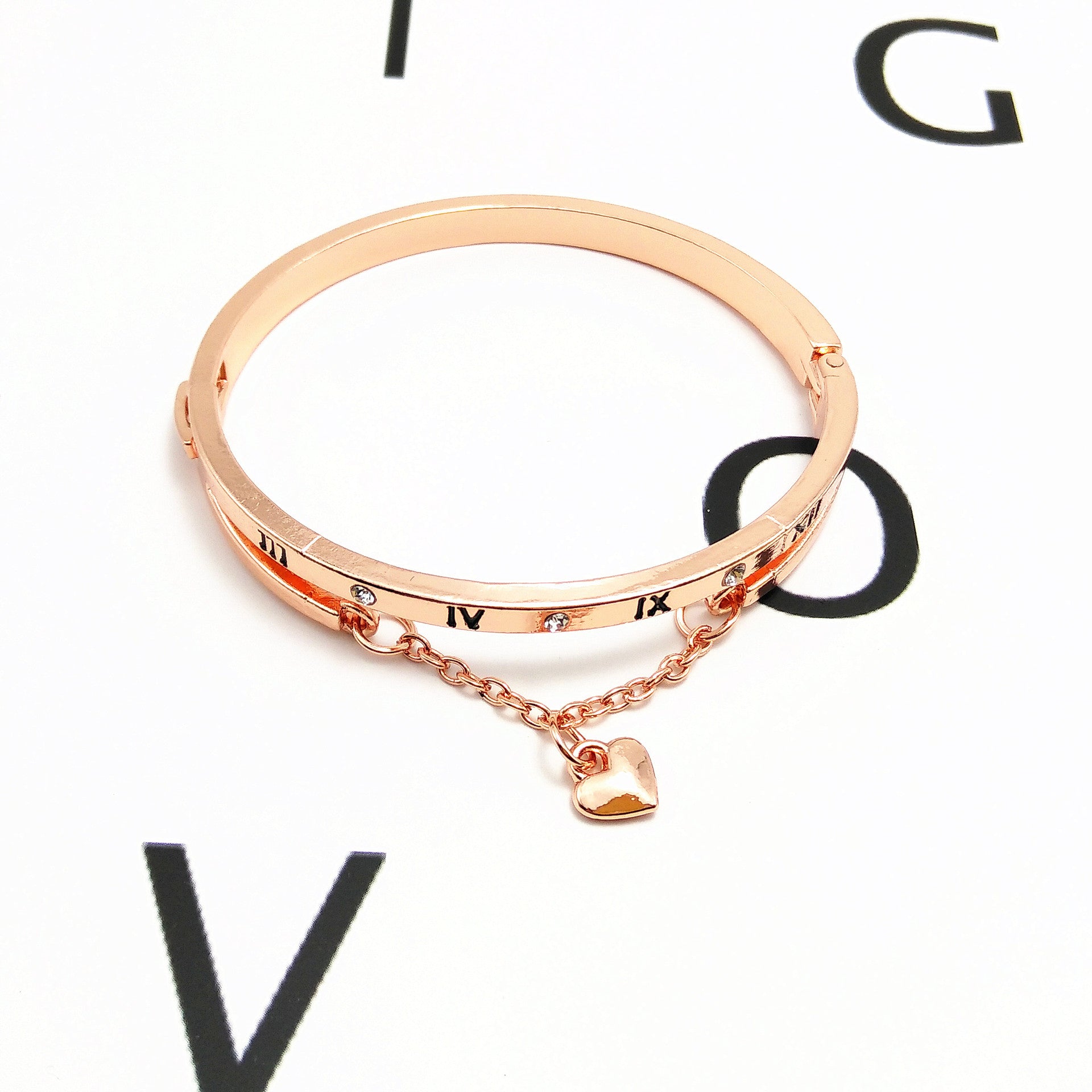 Popular style Popular Simple Love Roman numeral bracelet fringe peach heart bracelet Women's Korean Edition Fashion Jewelry