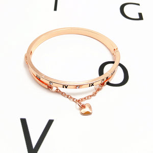 Popular style Popular Simple Love Roman numeral bracelet fringe peach heart bracelet Women's Korean Edition Fashion Jewelry